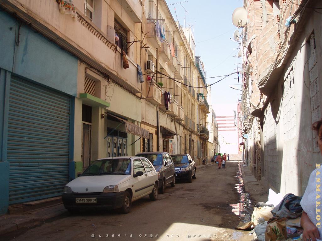 ORAN AOUT 2006 RUE DE LESSEPS A DROITE DE LA RUE ARAGO RUE ADJ. GABAIG.JPG